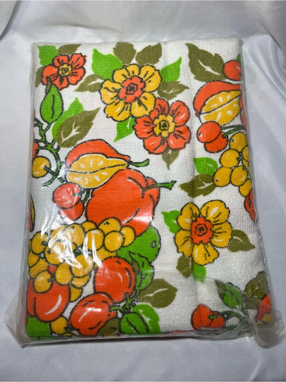 Vintage 70s Kemp & Beatley Terry Cloth Tablecloth Fruits & Flowers 52x70 NEW